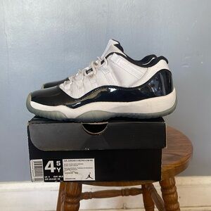 Air Jordan Retro 11 Low BG